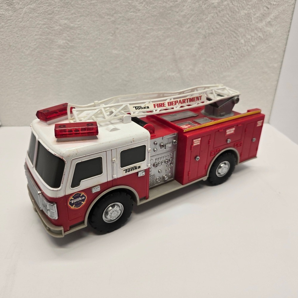 Tonka Fire Truck Ladder Engine Lights‎ Sound Hasbro 2011 Rescue Toy